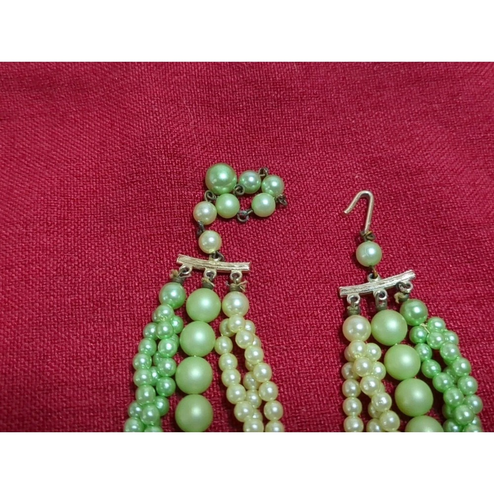 Vintage 3 Strand Green Faux Pearl Necklace - Picture 3 of 4